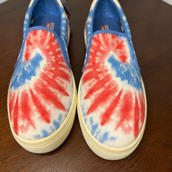 SKECHERS MEMORY FOAM red white & blue tie dye Canvas Slip ons 7.5 NWT - Picture 4 of 16